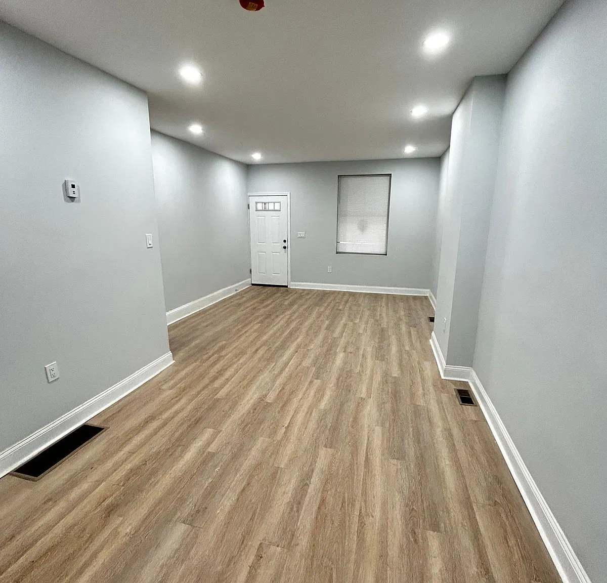 3 bed, 750 sqft, $1,600 — Photo 1