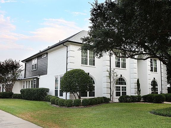 2nd image of 703 Saratoga Dr