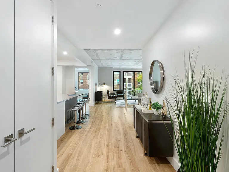 3707 Blackstone Ave #400 — Photo 12