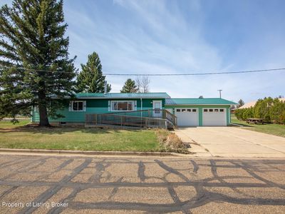 251 E 2nd St, Regent, ND, 58650
