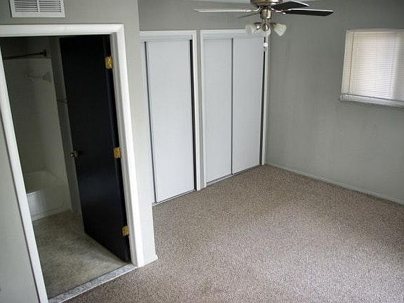 5th image of 2575 Catalpa Dr APT 15