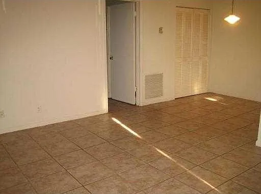 316 SE 1st St #3 — Photo 5
