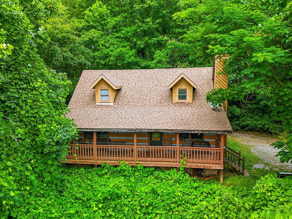 1st image of 559 Crest Rd