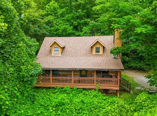 559 Crest Rd, Gatlinburg, TN 37738
