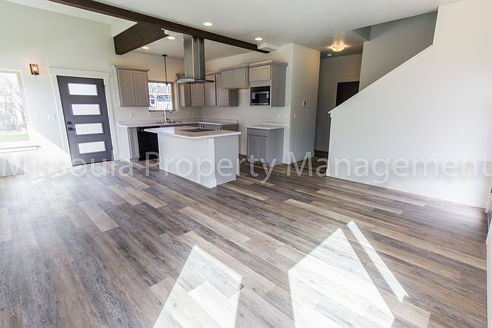 1st image of 2044 Burlington Ave