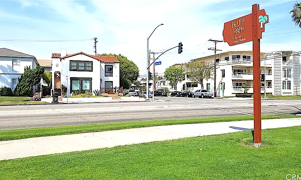 5 Loma Ave #5