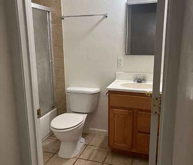 1112 Evelyn Ln #B — Photo 6
