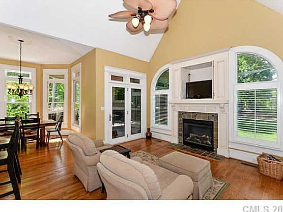 4th image of 168 Shelburne Pl #1120