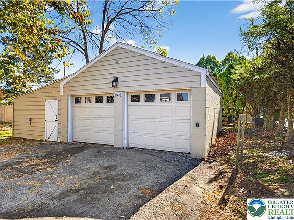 3rd image of 1740 Butztown Rd