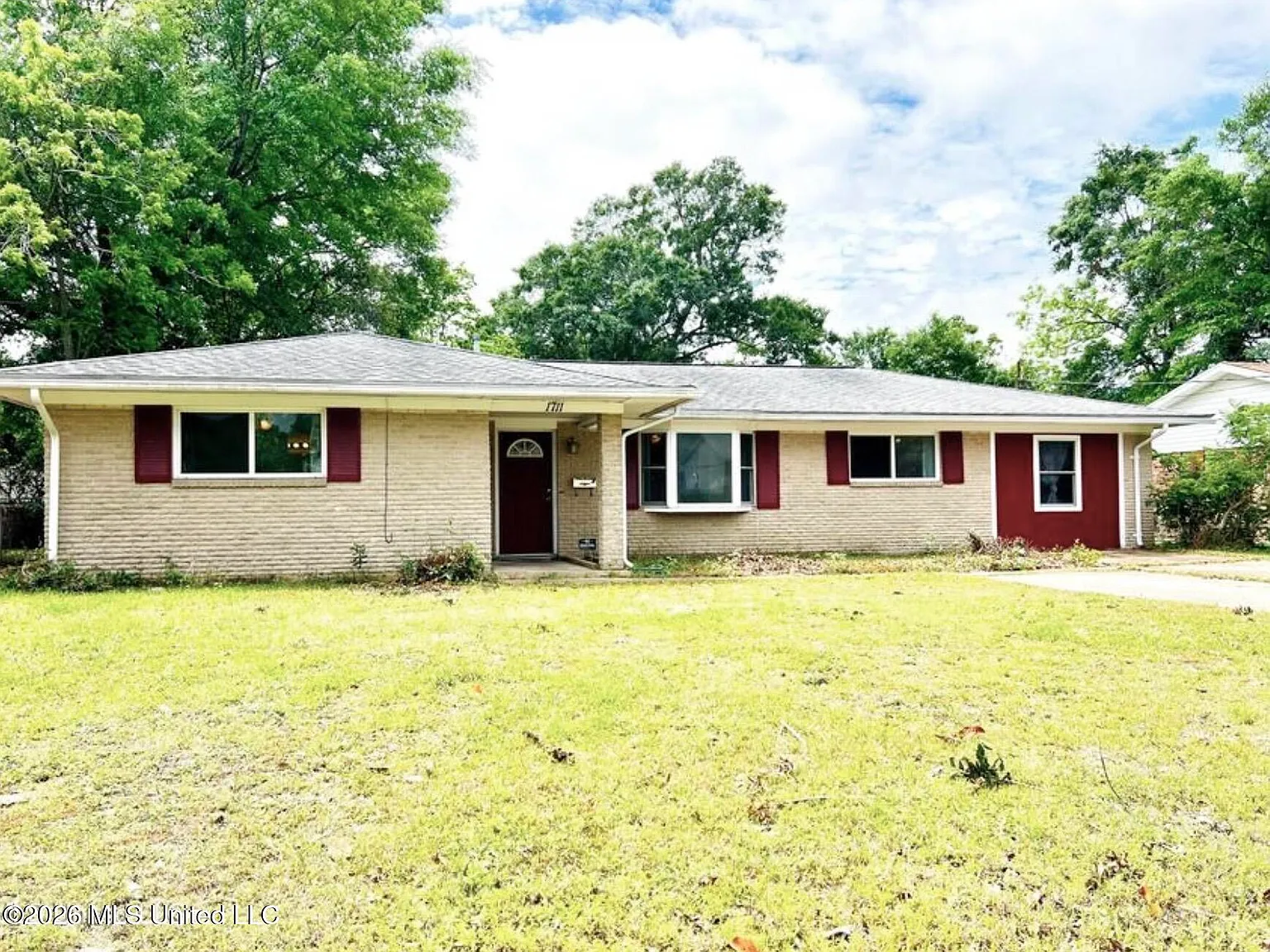 3 bed, 1.5 bath, 1409 sqft, $2,000 — Photo 2
