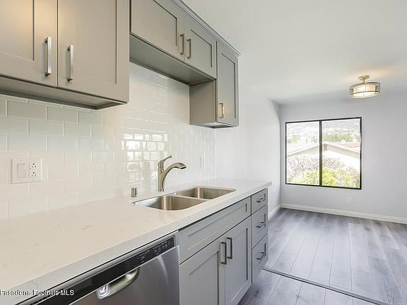 5th image of 515 N Jackson St APT 214