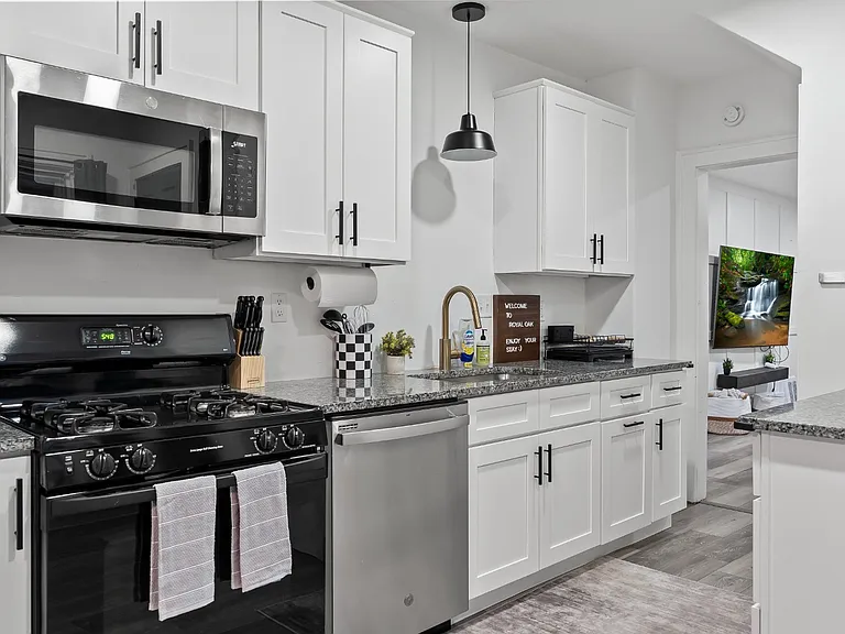 429 S Kenwood Ave — Photo 15