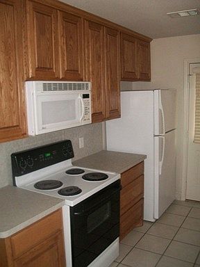 2nd image of 1012 N Gaines St APT B