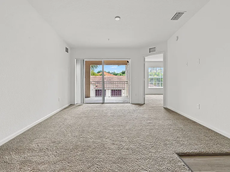 Palm Springs Apartments — Photo 21