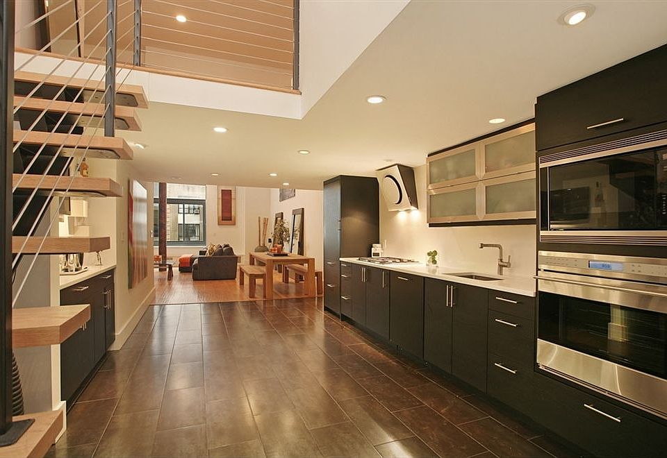 1st image of 372 5th Ave APT 3L