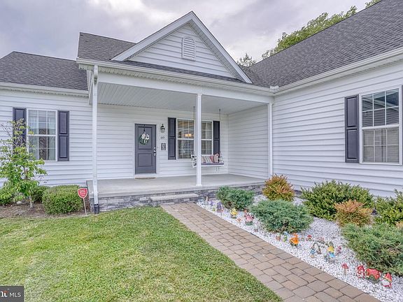 2nd image of 89 Clear Spring Ct