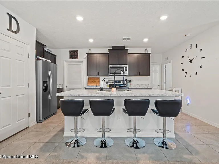 1927 Sloan Ct — Photo 6
