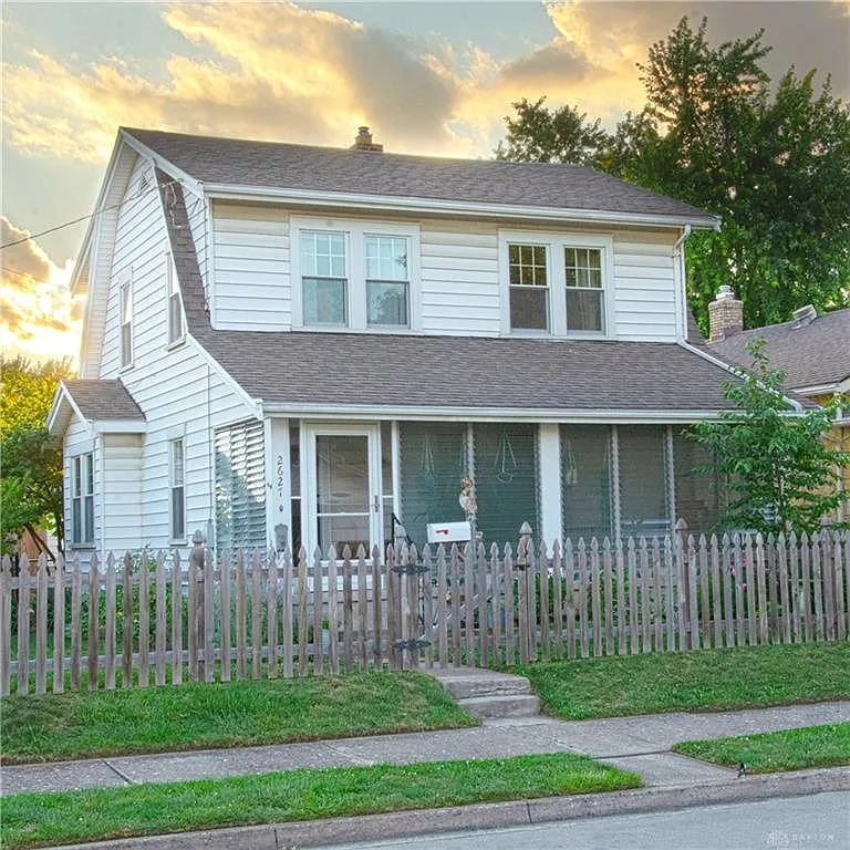 2627 Lynhurst Ave photo 1
