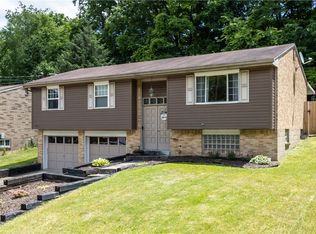 820 Cedarwood Dr, Pittsburgh, PA