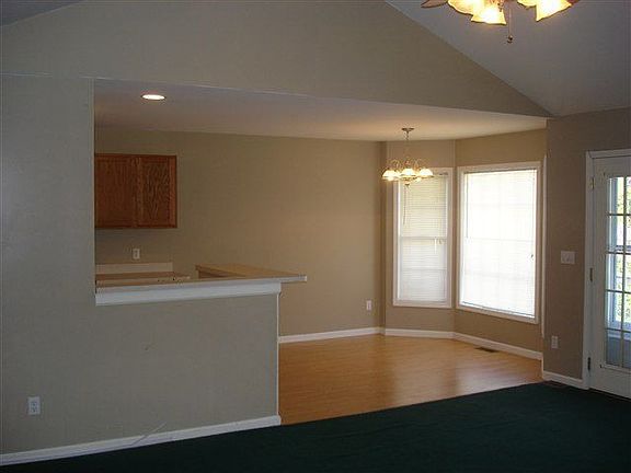 3rd image of 384 W Caneel Dr