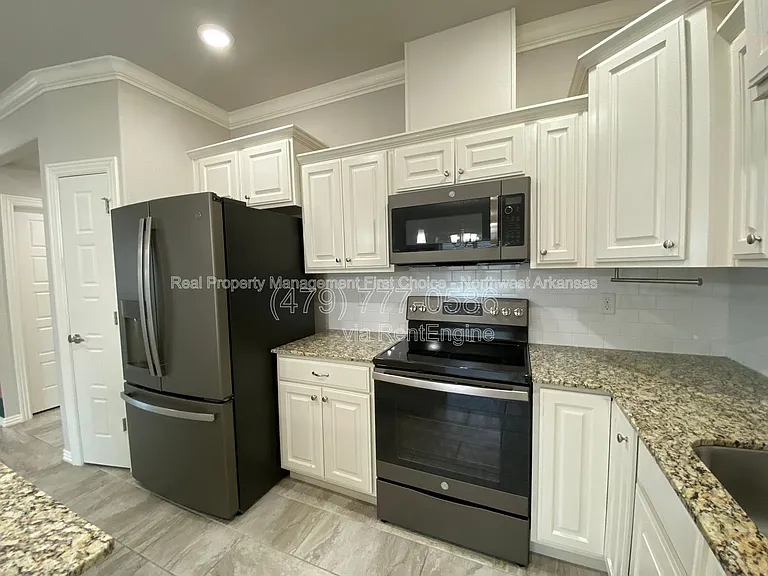 109 S Geranium Ln — Photo 8