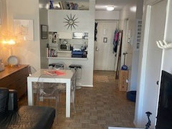 4th image of 250 E 40th St APT 24D