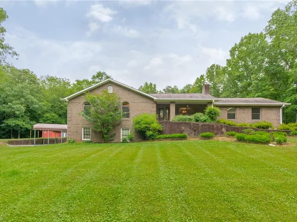 452 Courtney Ln, Lexington, NC 27295