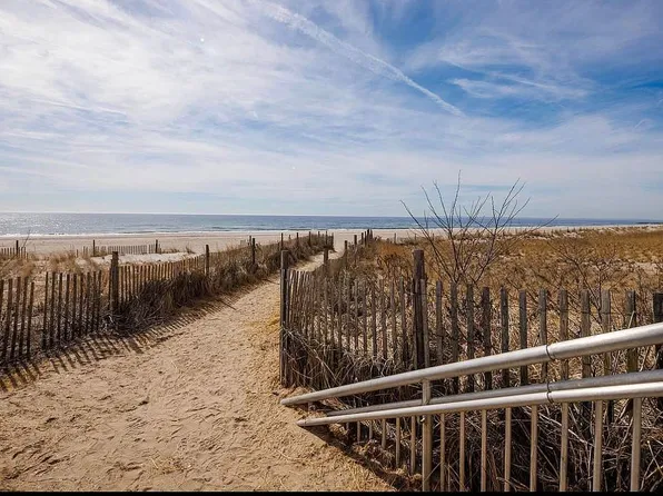 134 Beach 122 St #2, Rockaway Park, NY 11694