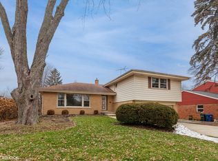 1330 S Main St, Wheaton, IL 60189
