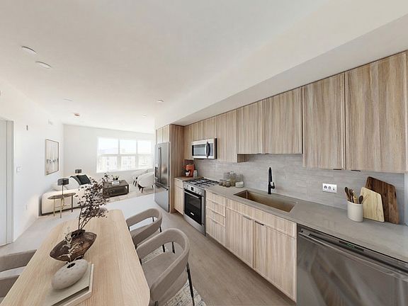 4th image of 75 Willow Ct #212