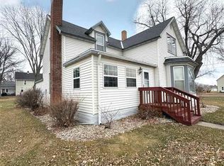 211 E 2nd St, Sherburn, MN 56171