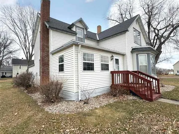 211 E 2nd St, Sherburn, MN 56171