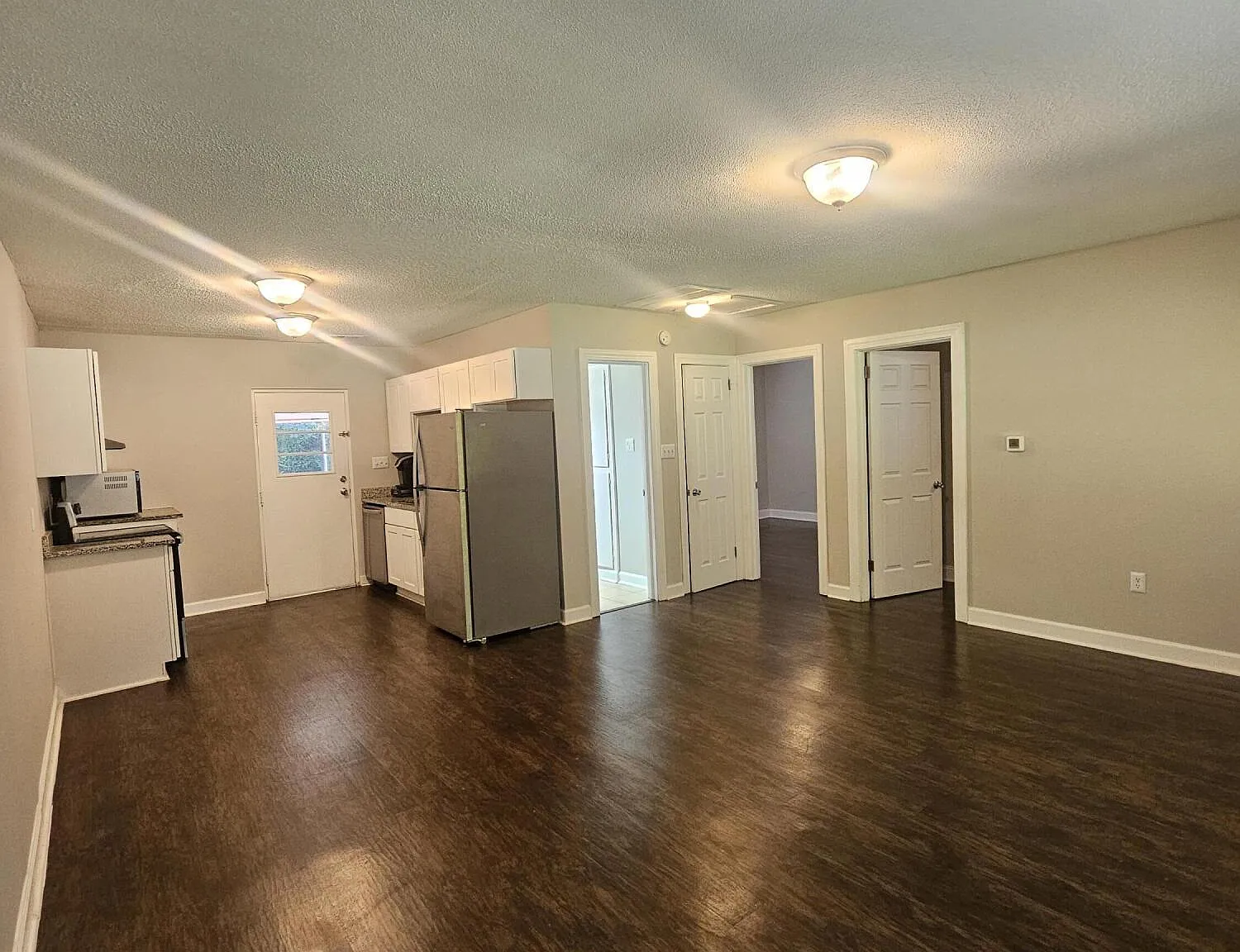 2 bed, 1.0 bath, $1,250 — Photo 4