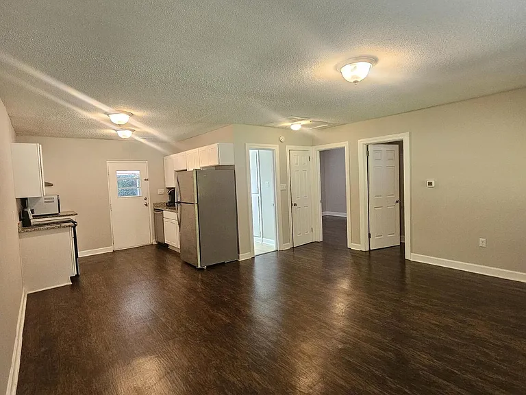 3623 Bowling Dr — Photo 4