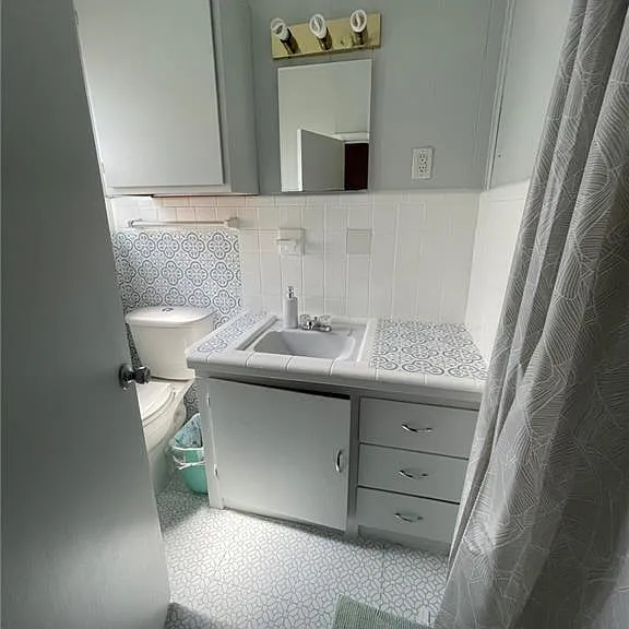 822 E Warren Ave — Photo 11