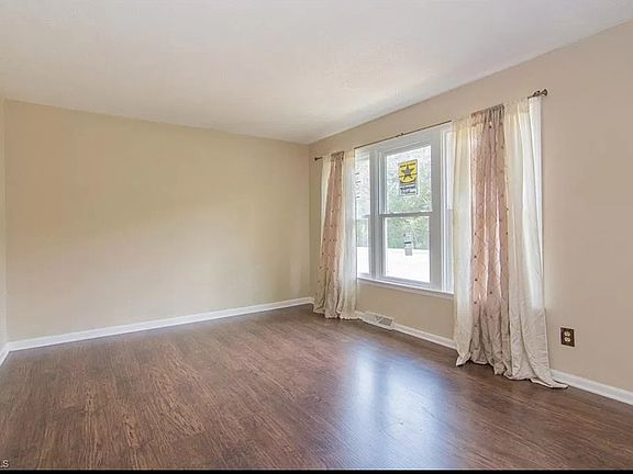 5th image of 1503 Lord Foxley Dr