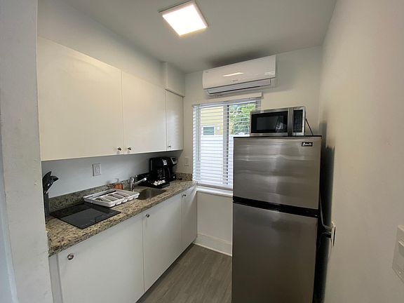 5th image of 3225 NE 7th St #1