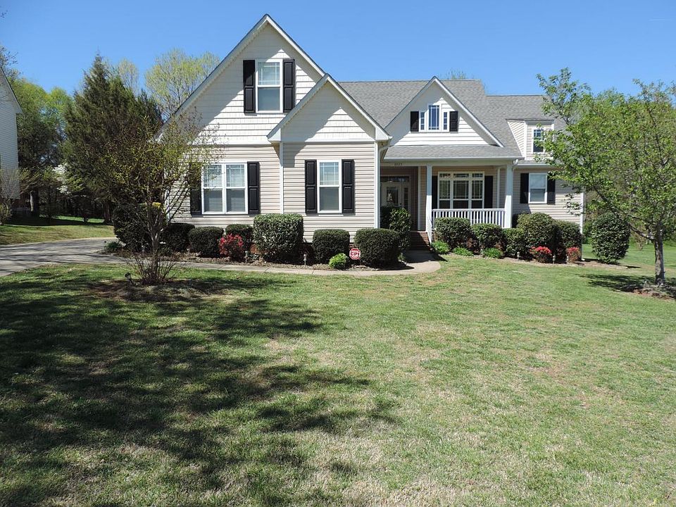 1st image of 8923 Lauriston Pl