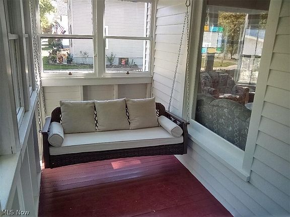 2nd image of 4002 Main St