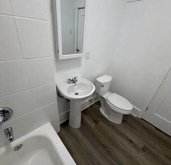 433 W 4th St #433 — Photo 17