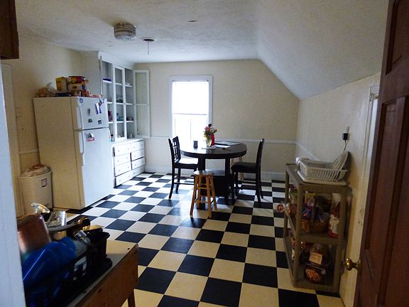 5th image of 58 Columbia Ave #3