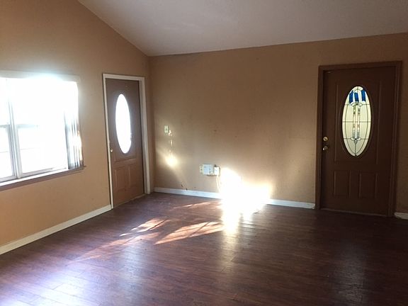 5th image of 1201 E Lambright St