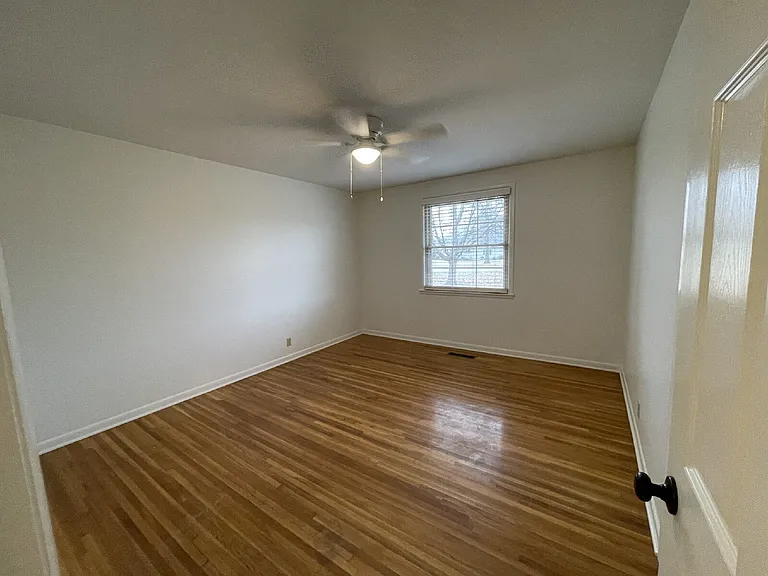 102 Crosby Dr — Photo 18