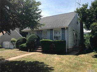 348 Maple Ave, Uniondale, NY 11553