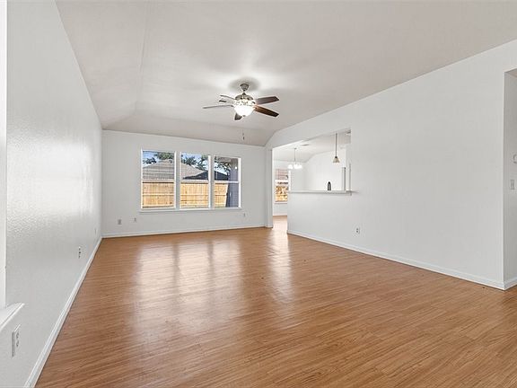 5th image of 1009 Cupertino St