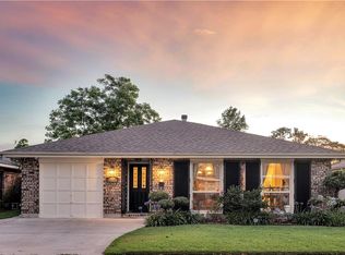 1404 Focis St, Metairie, LA 70005