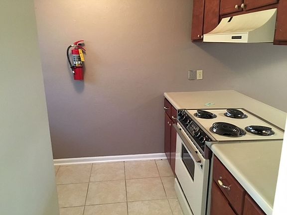 3rd image of 2318 Sylvan Ct