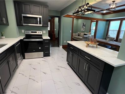 328 Elmwood Ave, Kansas City, MO, 64124