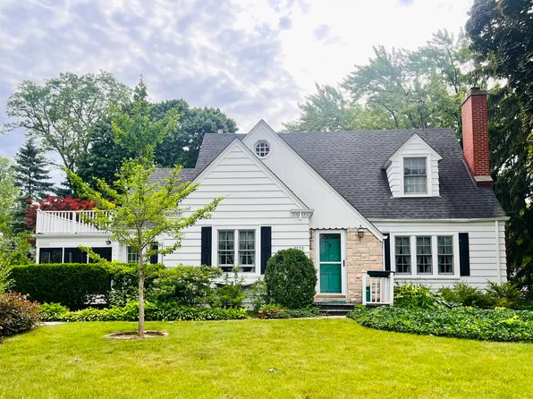 9523 Normandy Ave, Morton Grove, IL 60053