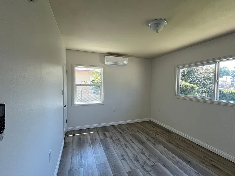 7420 Vicki Dr — Photo 12